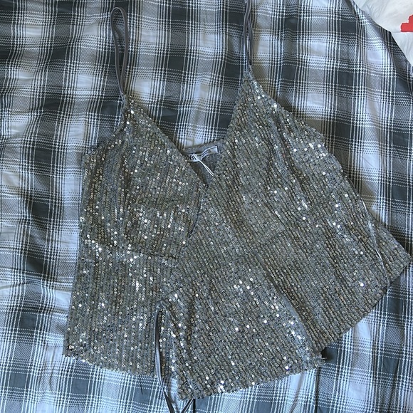 NWT Zara Women’s Silver Sequin Wrap Top Sleeveless Cropped Party Shirt - Picture 6 of 8